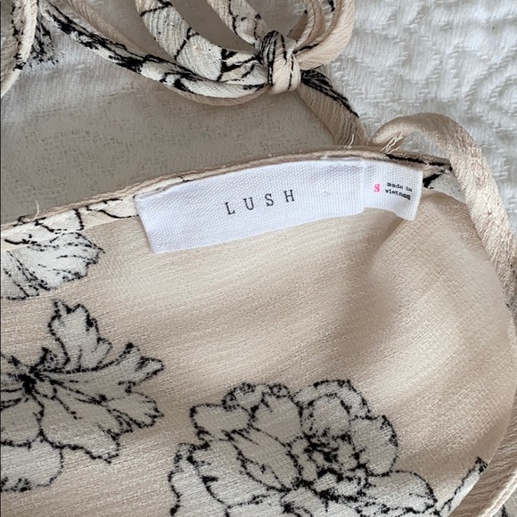 Lush Tie-Back Top - Picture 4 of 4